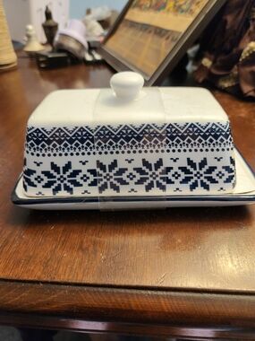 Source Unknown Blue and White Ceramic Butter Dish with Nordic Motif